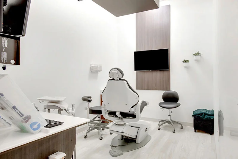 Blooming Dental & Implant Center treatment room